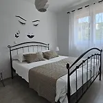 Nono Jere Apartman *