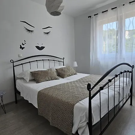 Nono Jere Apartment *